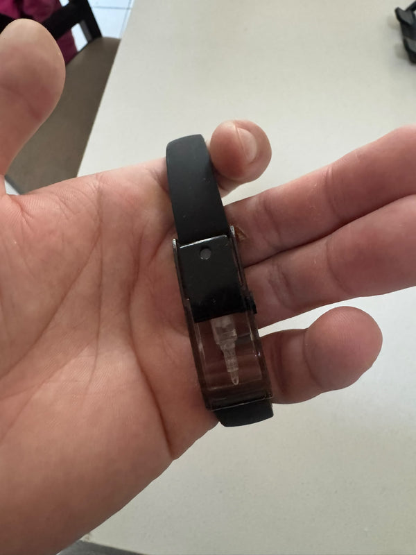 I was worried it would feel bulky but it actually sits pretty comfortably on my wrist.